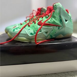 Lebron 11 “Christmas” size 7Y - no box/ will ship